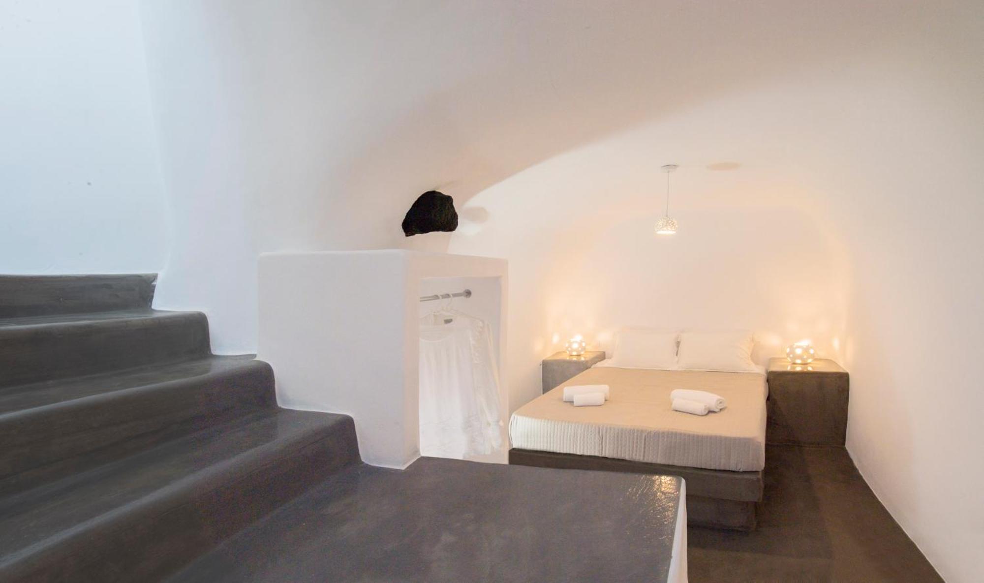 Aqua Serenity Luxury Suites Santorini Foinikia  ภายนอก รูปภาพ